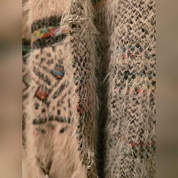 My Michelle Beige Patterned Cardigan Hidden Closure. Large - Picture 5 of 7